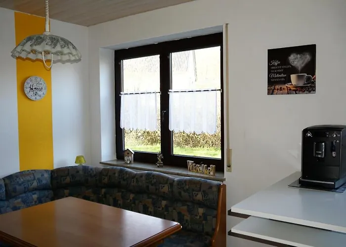 Grosszuegige Mit Terrasse Und Gartenzugang - Komplette Erdgeschoss *