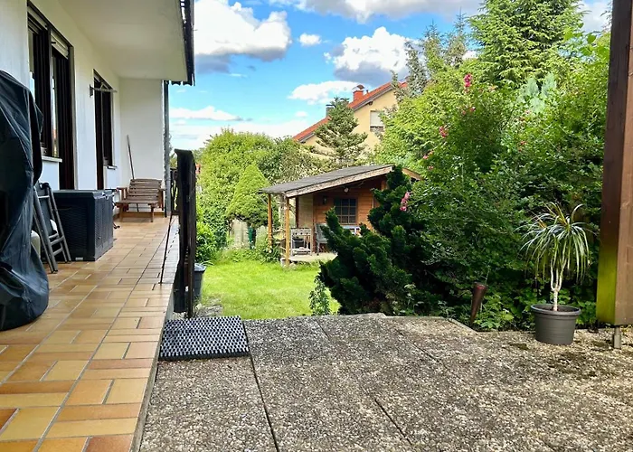 Appartement Grosszuegige Mit Terrasse Und Gartenzugang - Komplette Erdgeschoss *