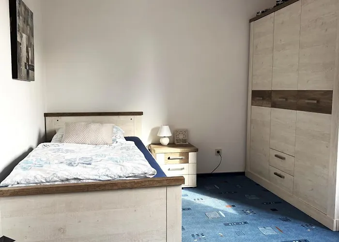 Grosszuegige Mit Terrasse Und Gartenzugang - Komplette Erdgeschoss Appartement