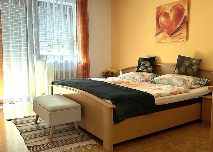 Appartement Grosszuegige Mit Terrasse Und Gartenzugang - Komplette Erdgeschoss *