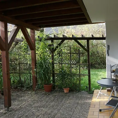 Grosszuegige Mit Terrasse Und Gartenzugang - Komplette Erdgeschoss