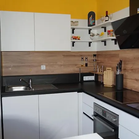 Apartmán Grosszuegige Mit Terrasse Und Gartenzugang - Komplette Erdgeschoss