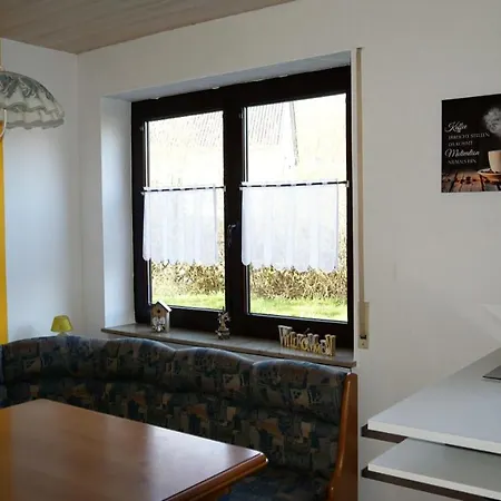 Grosszuegige Mit Terrasse Und Gartenzugang - Komplette Erdgeschoss *