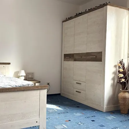 Apartmán Grosszuegige Mit Terrasse Und Gartenzugang - Komplette Erdgeschoss